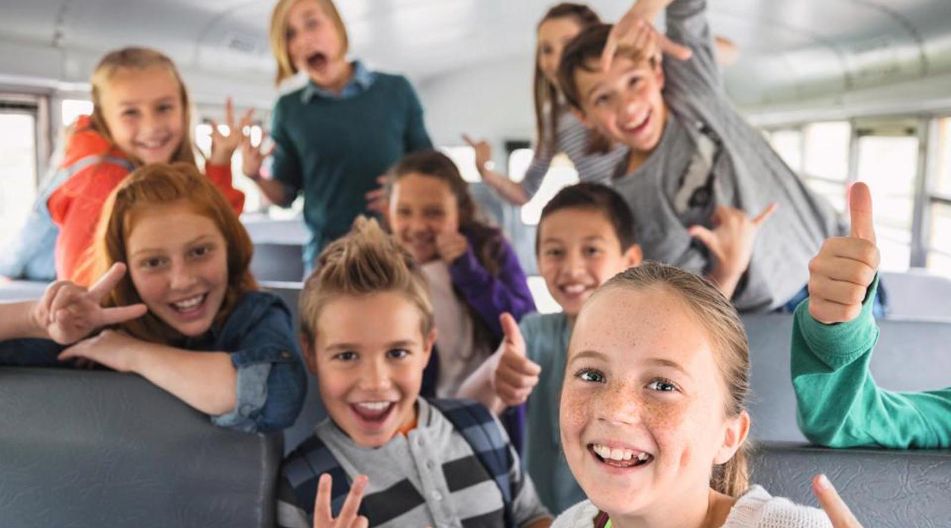 Schulkinder im Bus Schulkinder im Bus