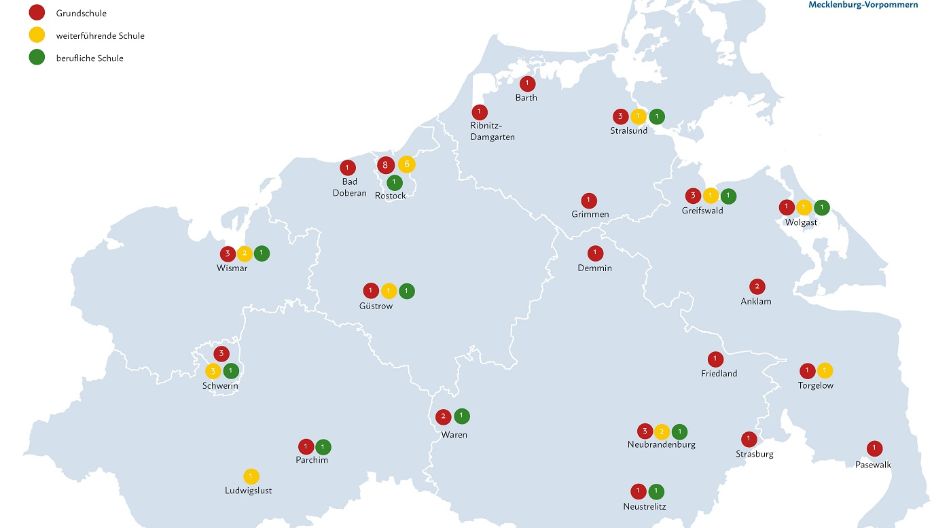 Eine Karte von Mecklenburg-Vorpommern mit den Standorten der Startchancen-Schulen Eine Karte von Mecklenburg-Vorpommern mit den Standorten der Startchancen-Schulen